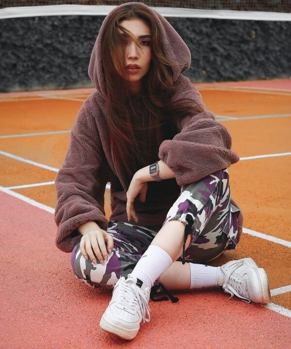 Sweatshirt in two colors
